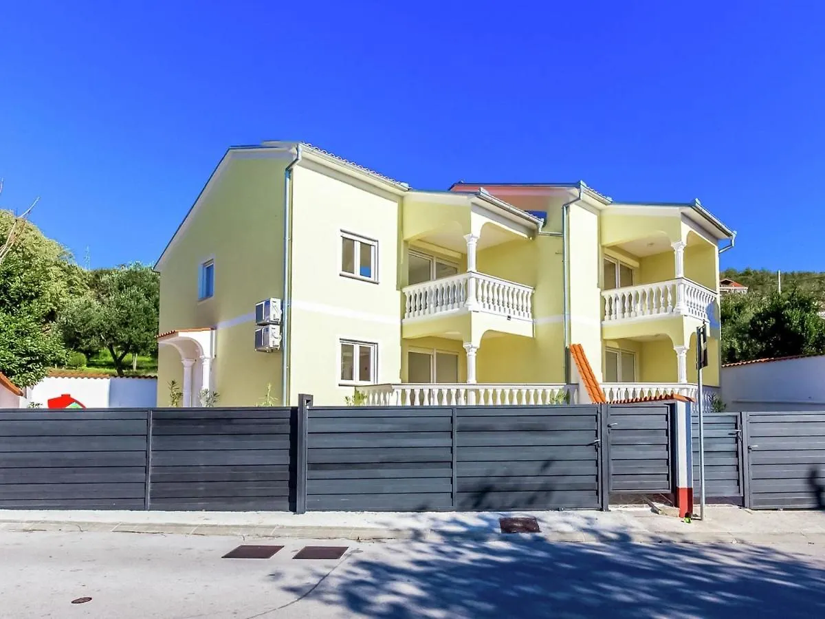 Charming Home With Swimming Pool 0*, Dramalj