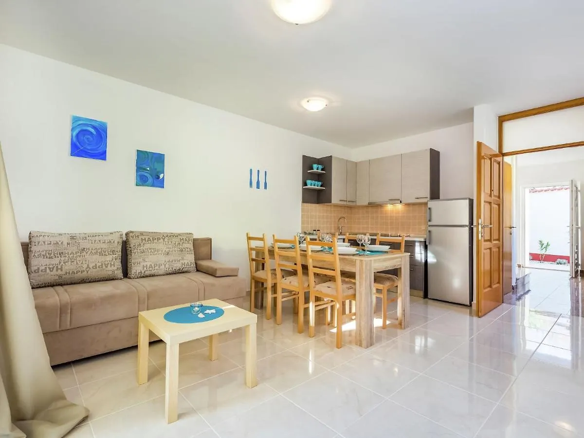 Holiday home Charming Home With Swimming Pool