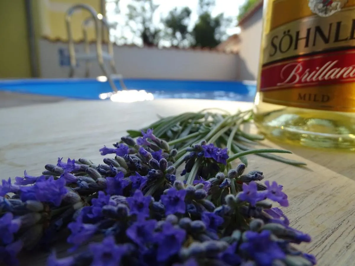 Charming Home With Swimming Pool 德拉马利
