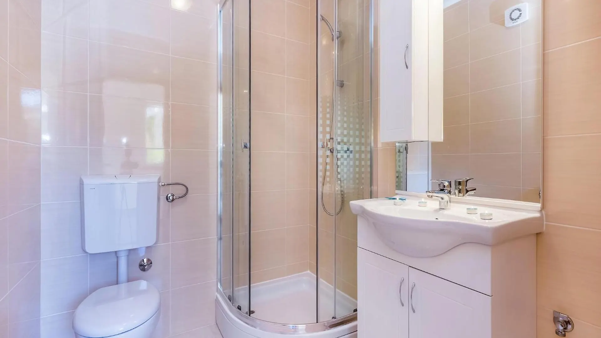 Charming Home With Swimming Pool 0*, Dramalj